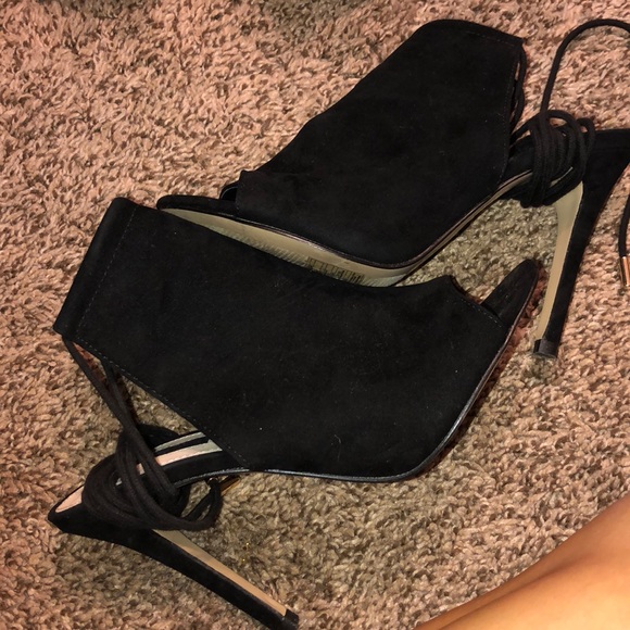 tie up heels - Picture 1 of 2